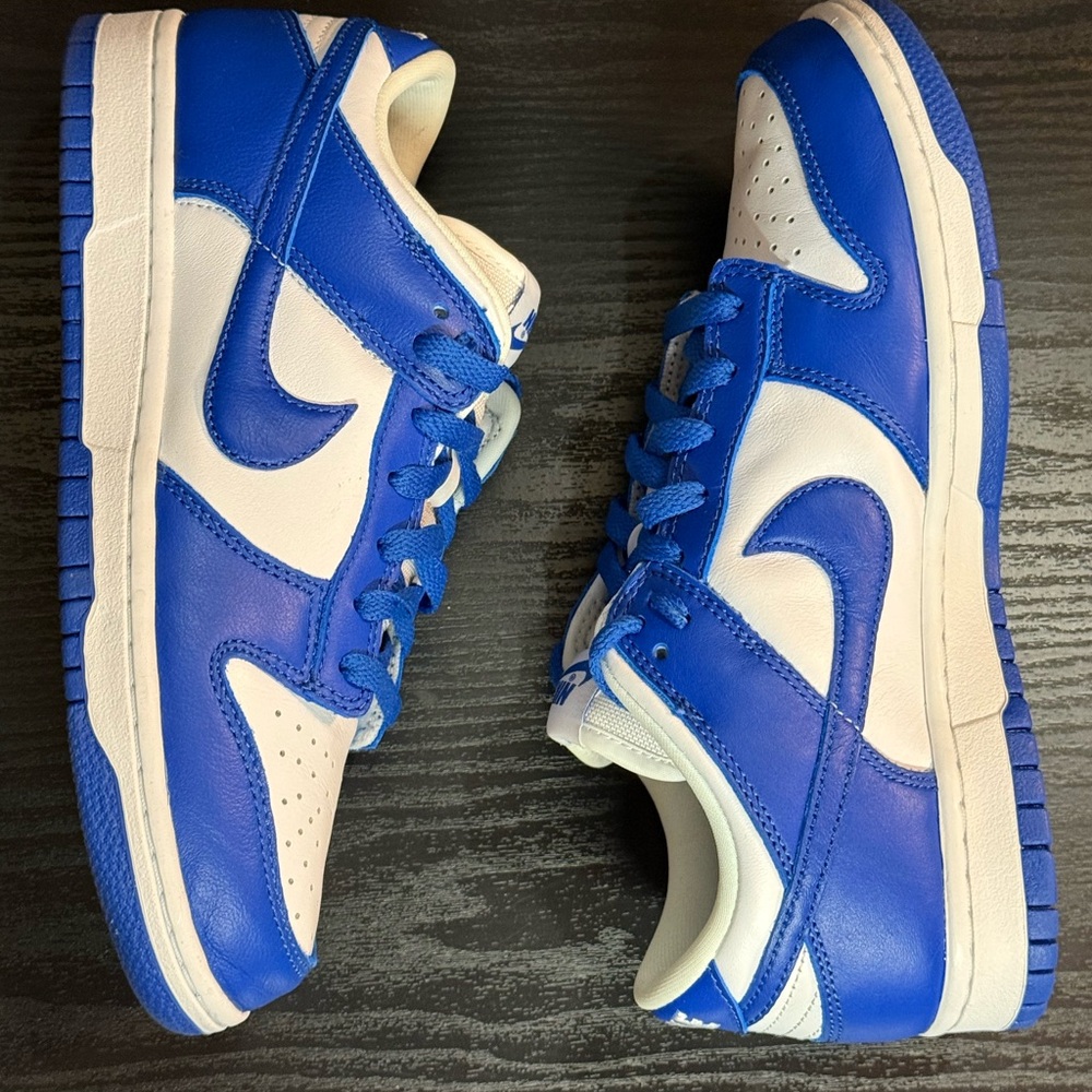 Nike Dunk Low Special Edition - image 4